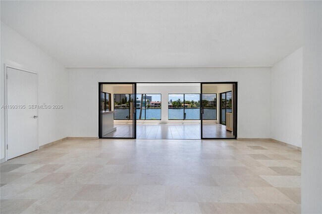 Building Photo - 7531 Beach View Dr