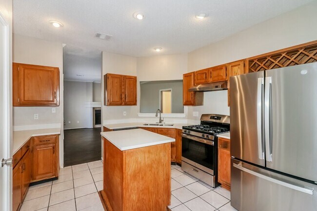 Building Photo - 6018 Fern Hollow Ct