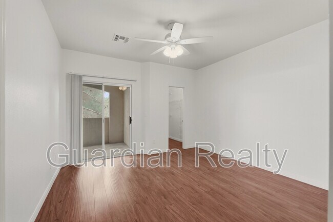 Building Photo - 2050 W Warm Springs Rd
