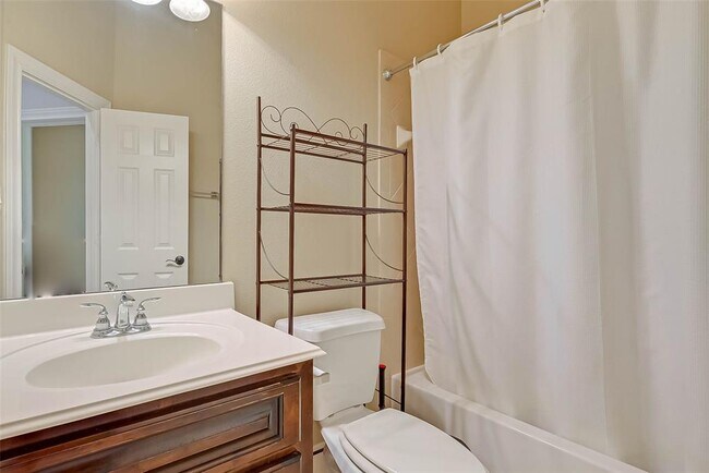 Building Photo - 5422 Linden Rose Ln