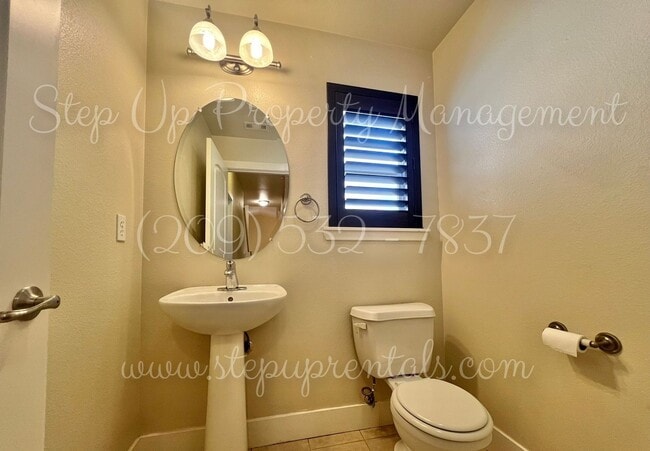 Building Photo - Elegant and Spacious 3-Bedroom Home with Modern Upgrades!