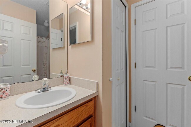 Building Photo - 13705 Fish Eagle Dr W