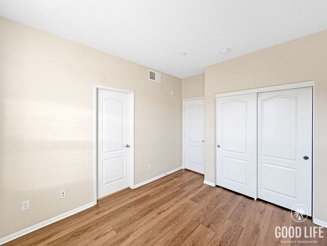 Building Photo - Modern 3-Story Townhome in Bay Park – 3BR/3.5BA with Pool, Balcony & In-Unit Laundry