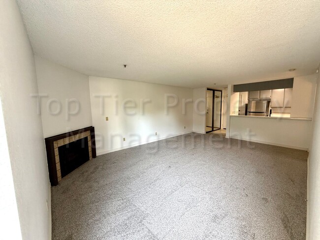 Building Photo - ***Cozy 1 Bed / 1 Bath Condo in Tierrasant...