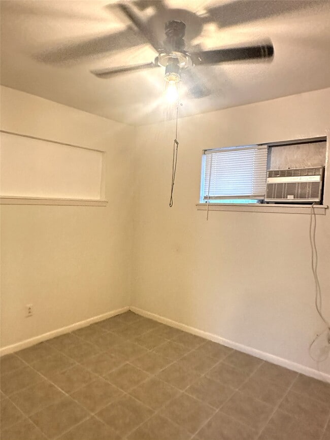 Building Photo - 4418 Ludwig Ln