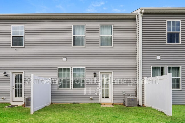 Building Photo - 66 Arlotta St