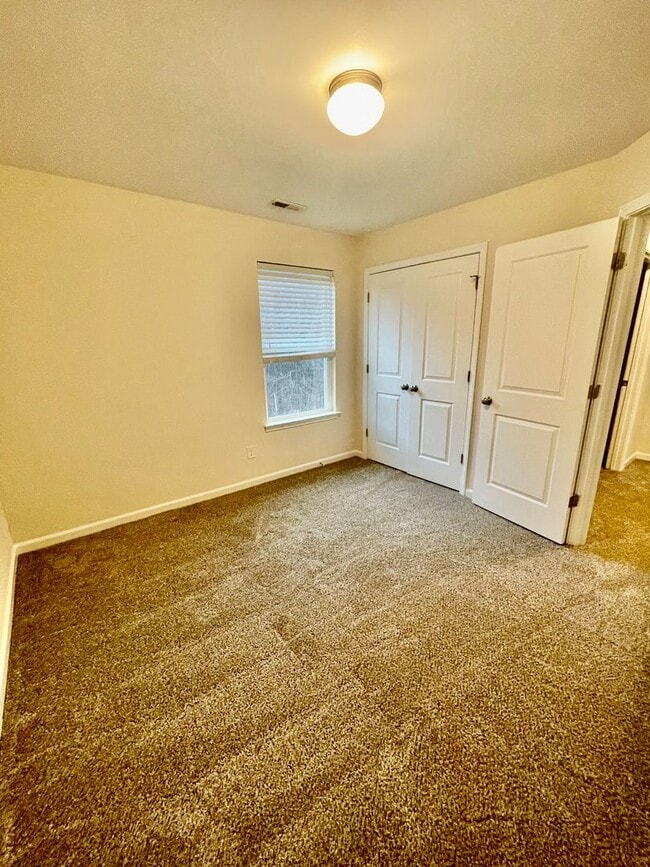 Building Photo - 244 Village Creek Way