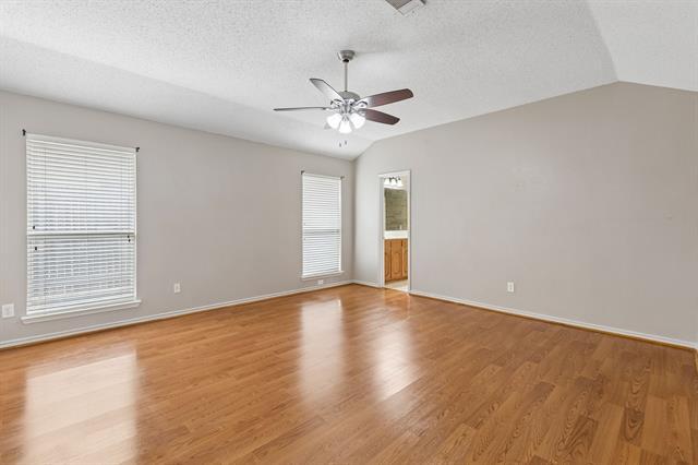 Building Photo - 300 Thomas Dr