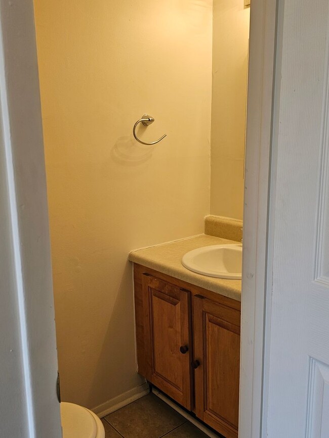 Building Photo - 1337 Vanasse Ct