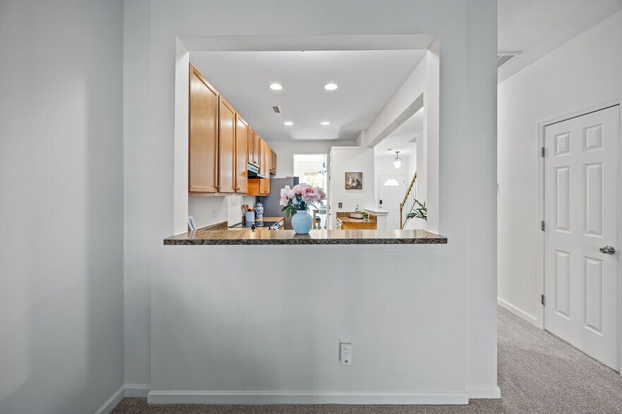 Building Photo - 6623 Clarksburg Pl