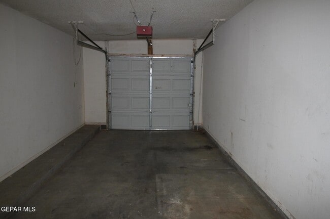 Building Photo - 10711 Ivanhoe Dr