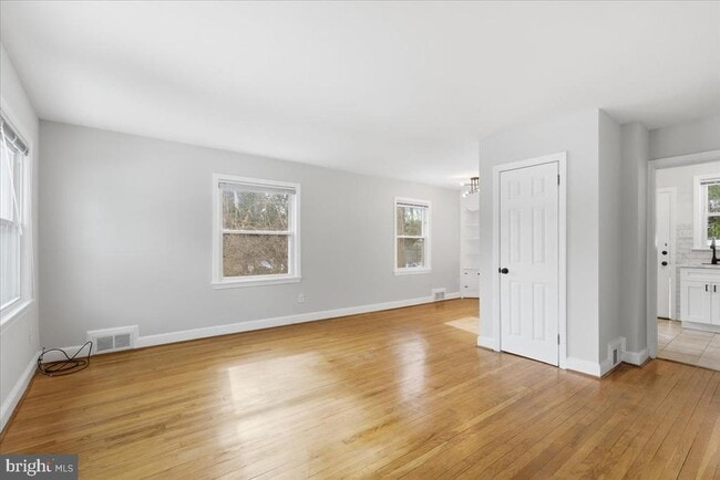 Building Photo - 9704 Lorain Ave