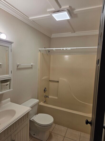 Building Photo - 3007 W Sunset Dr