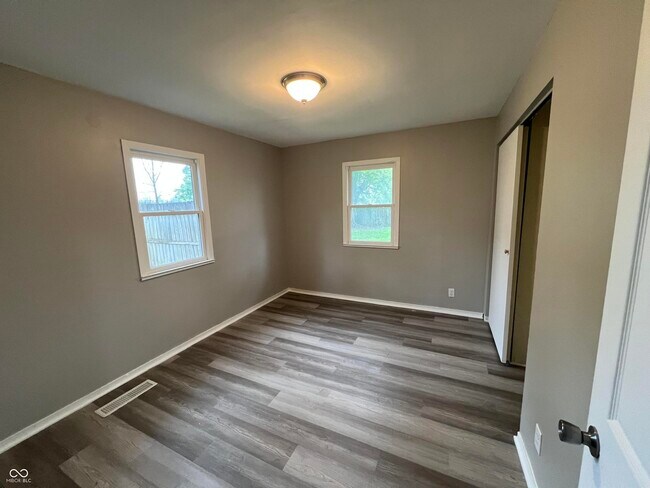 Building Photo - 223 Highwood Dr