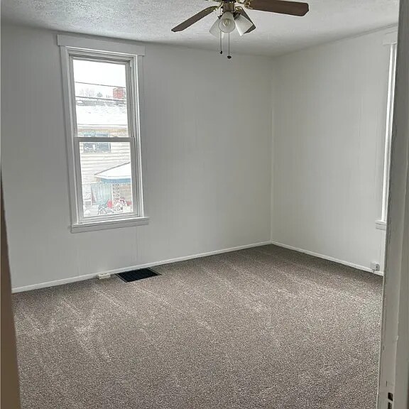 Building Photo - 128 Grandview Ave