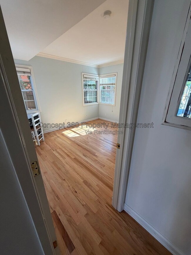 Building Photo - 237 Novara Dr