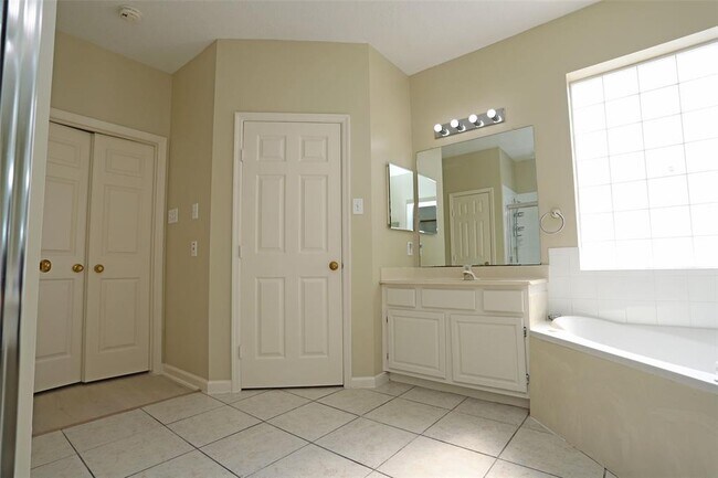 Building Photo - 7534 Orchard Hills Ln