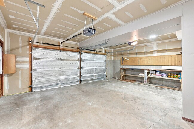 Building Photo - 34431 Chilton Ave