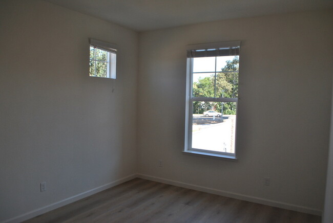 Building Photo - 7064 Auburn Blvd