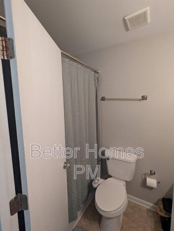 Building Photo - 5513 Kaplan Dr