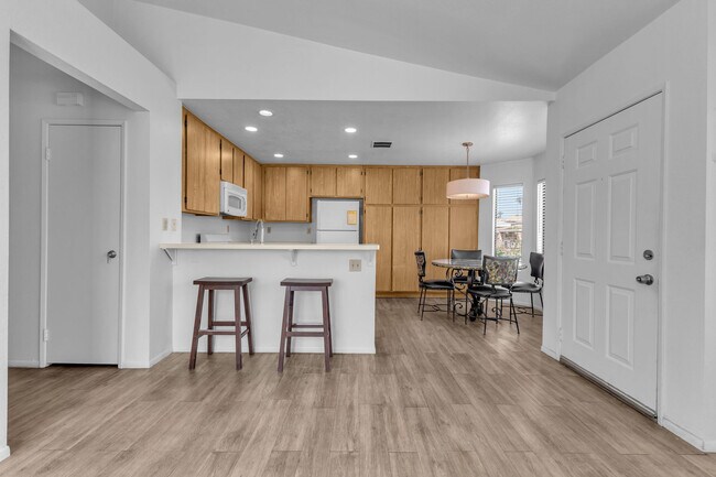 Building Photo - 40900 Breezy Pass Rd