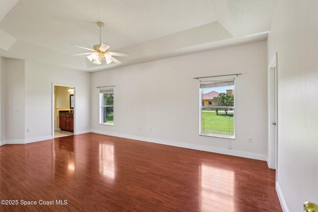 Building Photo - 929 Hialeah St