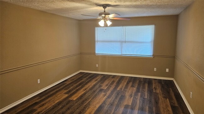 Building Photo - 1418 Willersley Ln