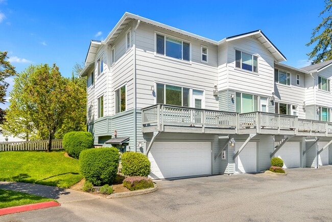 Building Photo - Kirkland Rose Hill - 2 Bedroom Plus Office & Bonus Room & Garage