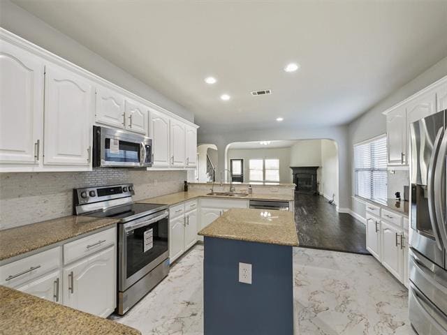 Building Photo - 3508 Hornbeam St