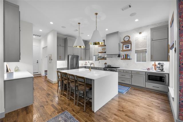 Building Photo - 8810 Groveland Dr
