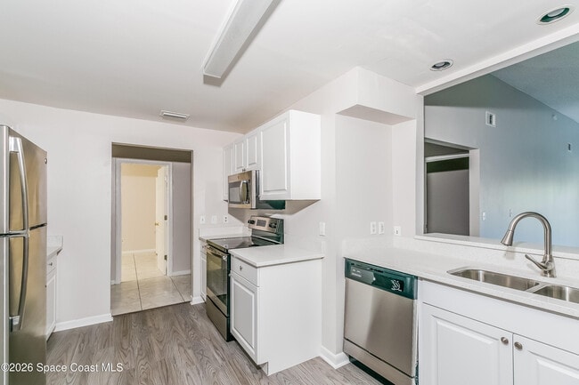 Building Photo - 1656 Parakeet Ct