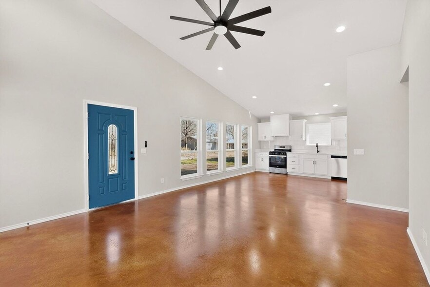 Building Photo - 1471 W Kaufman St