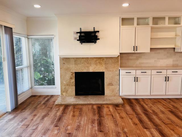 Building Photo - 4587 Cove Dr