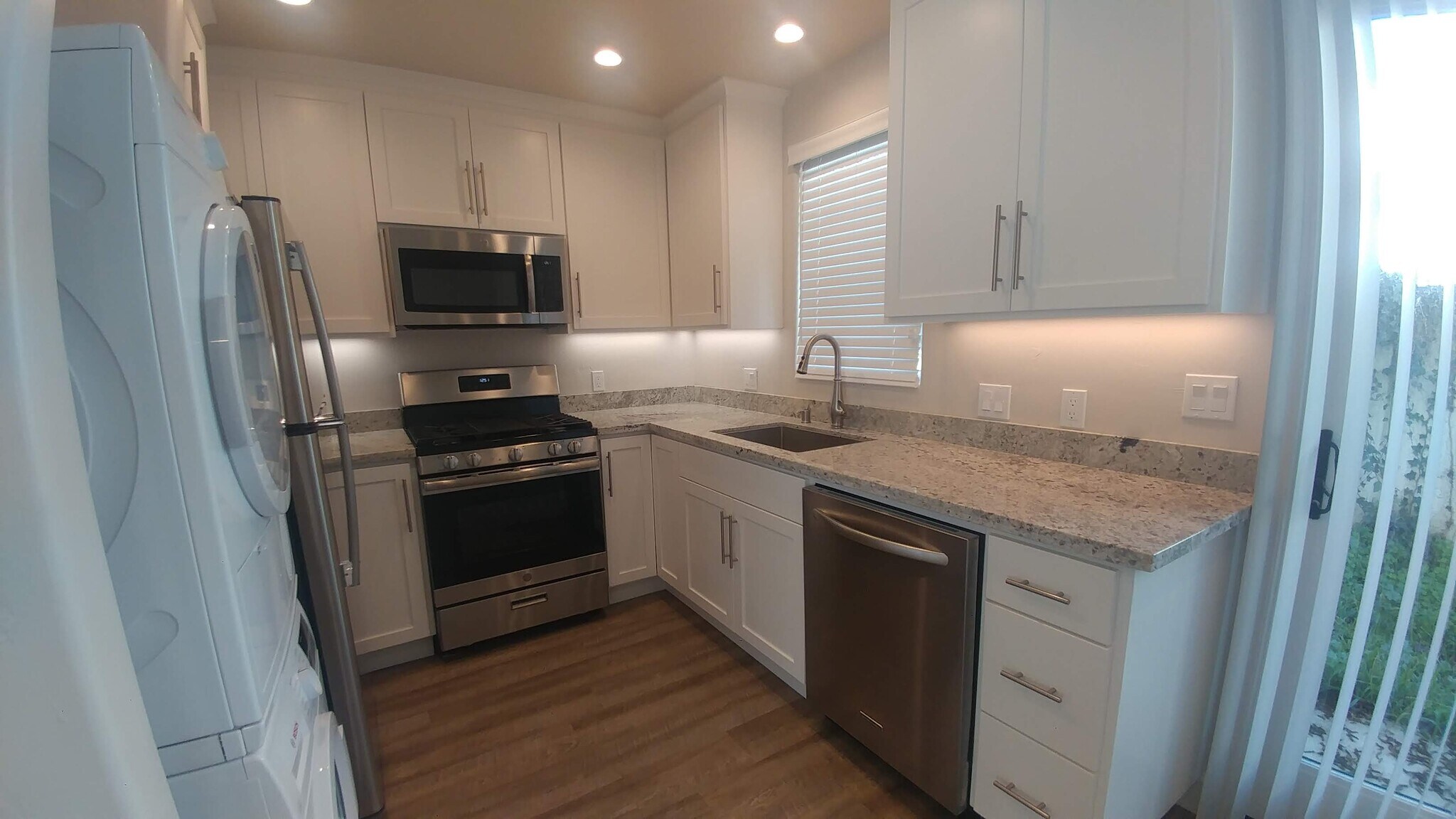 Kitchen - 126 Cowell St