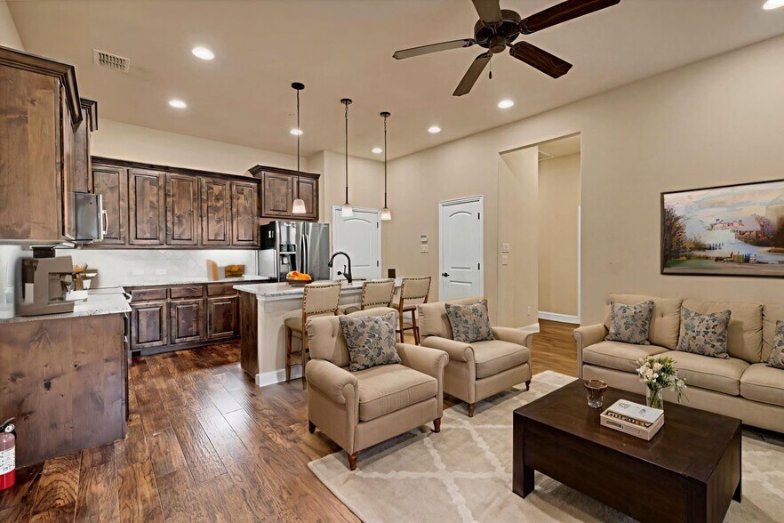 Building Photo - 1224 Pebblebrook Dr