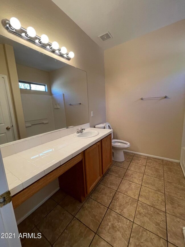 Building Photo - 2560 W Preserve Way