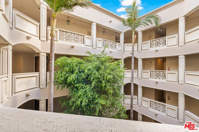 Building Photo - 850 Croft Ave