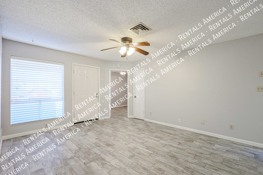 Building Photo - 9020 W Highland Ave