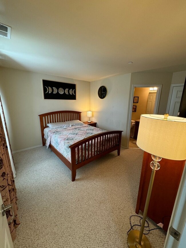 Building Photo - 1175 Swan Loop