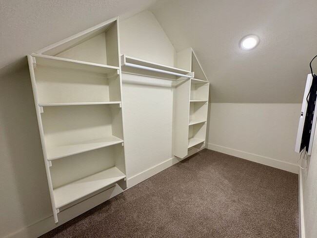 Building Photo - 1bd/1ba House Available!