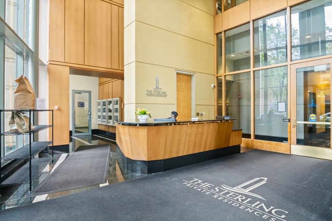 Building Photo - 345 N La Salle Dr