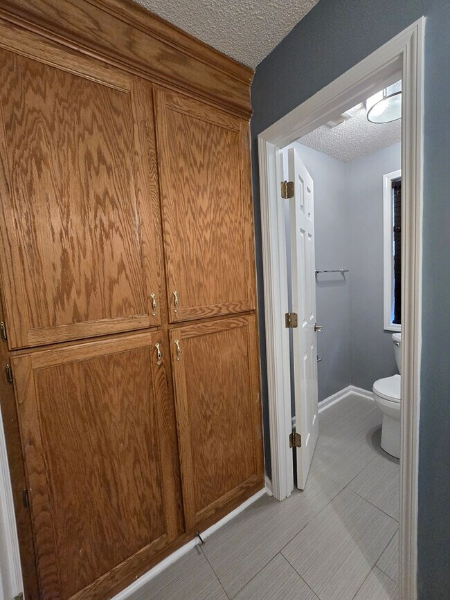 Building Photo - 160 Pinnacle Ct