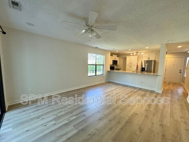 Building Photo - 1703 S 41st St