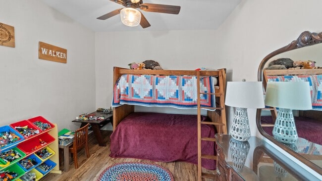 Building Photo - Spacious 6-Bedroom Waterfront Home in Richmond Hill, GA