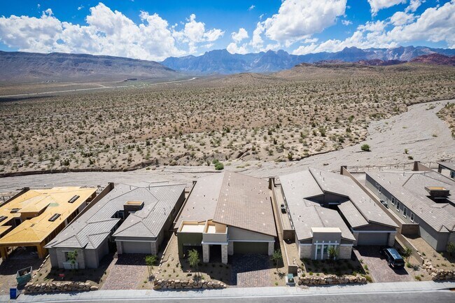 Building Photo - Single story in the exclusive master planned community of Heritage in Stonebridge!