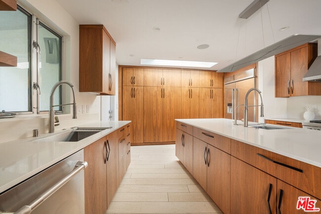 Building Photo - 279 Mabery Rd