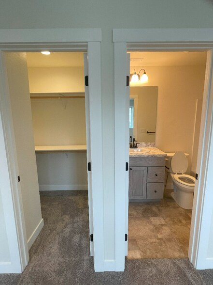 Building Photo - 502 E 2nd Ave