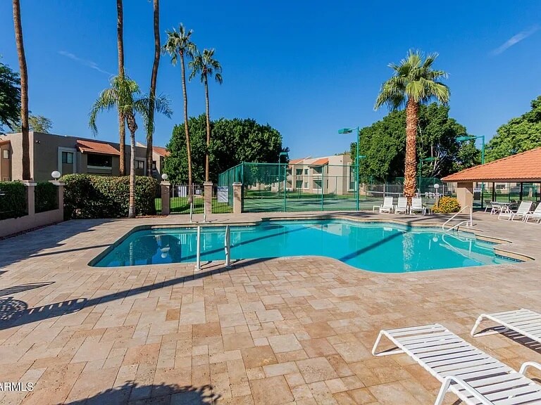 Building Photo - 2146 West Isabella #254