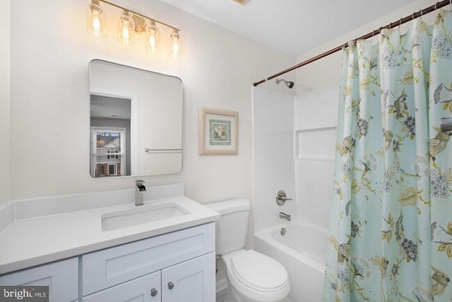 Building Photo - 43861 Laburnum Square