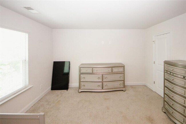 Building Photo - 10162 Benton Woods Dr